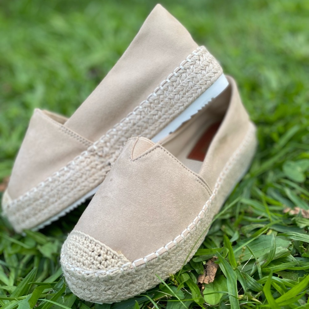 Beige platform espadrilles